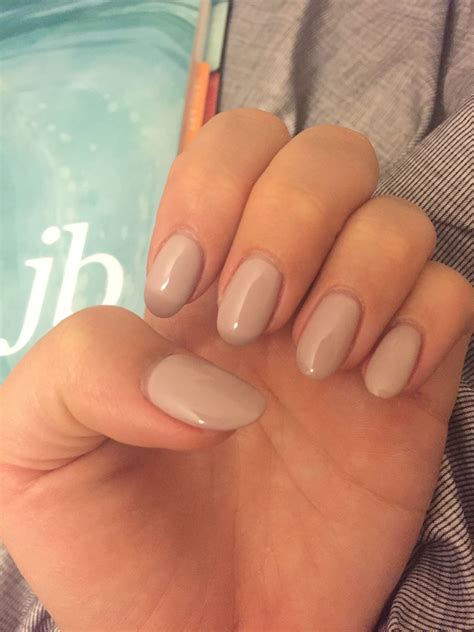 short round fake nails